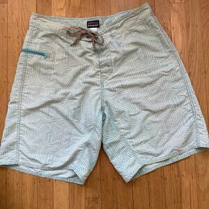 Patagonia Men's Wavefarer Board Shorts Swim Trunks 34 blue white letters beach